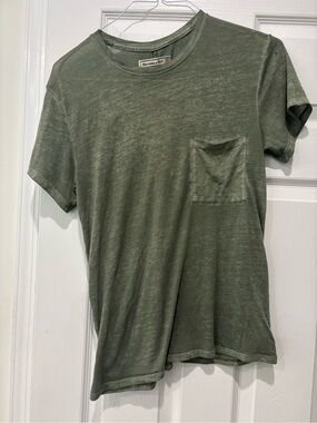 Abercrombie & Fitch Olive Green Short Sleeve Pocket Tee